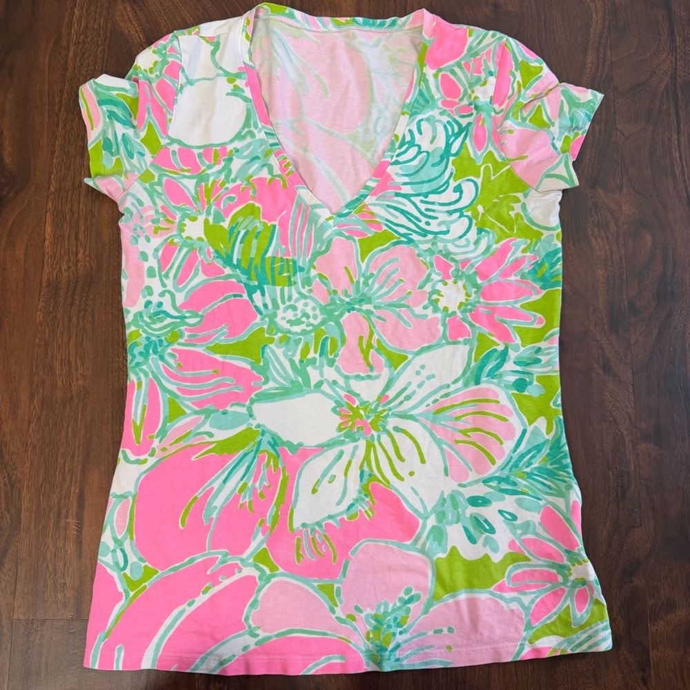 3/$30 ☀️Lily Pulitzer Michele Flamingo Don’t Give a Cluck Pink Print T Shirt